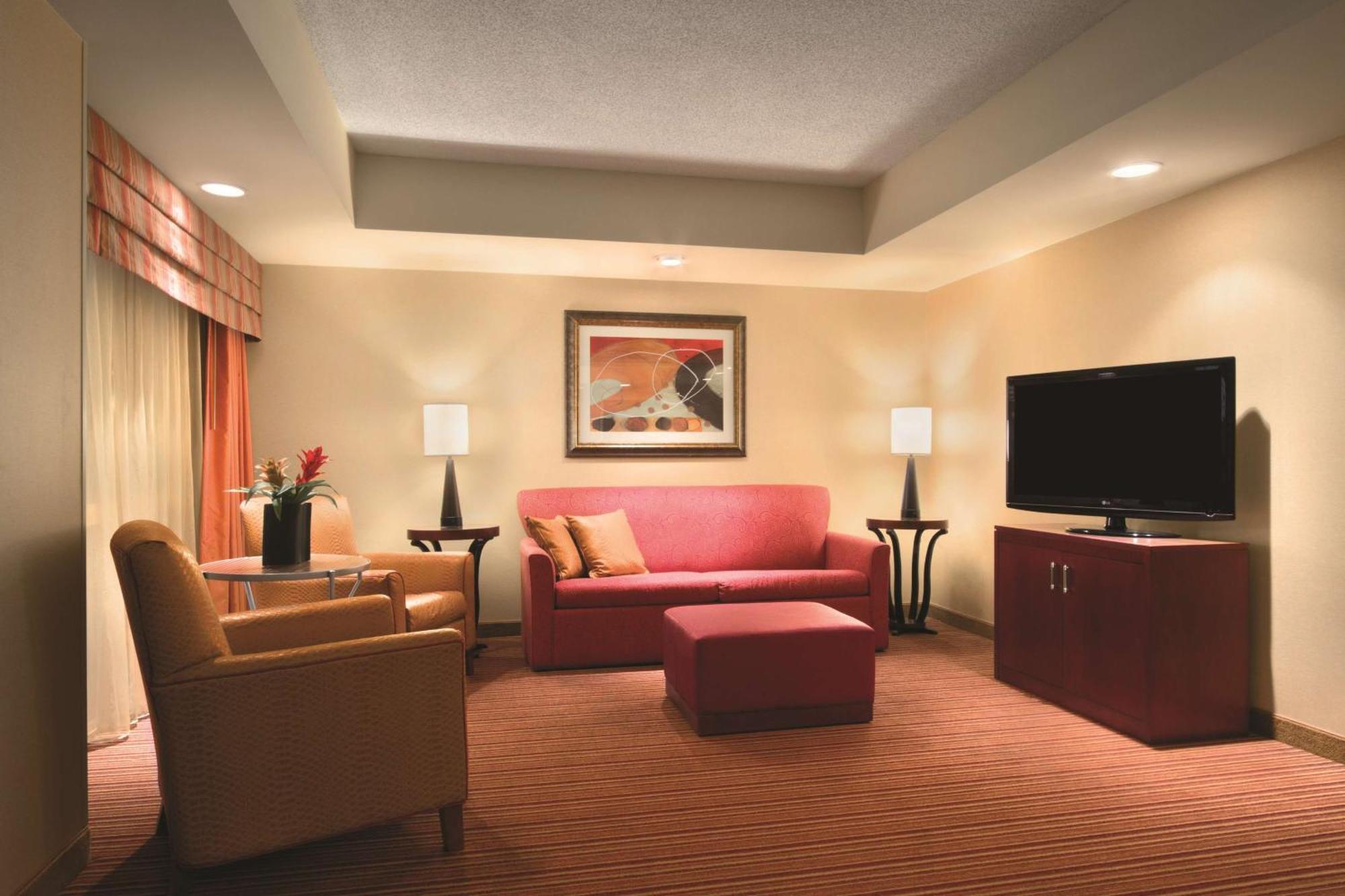 Suite Two Queen Beds Non-Smoking
